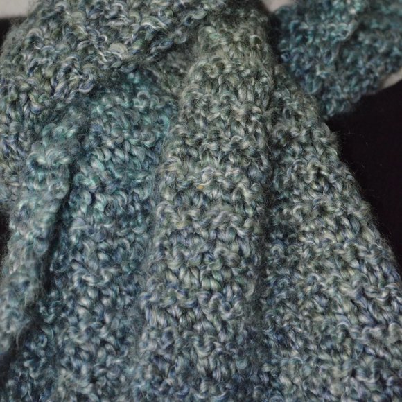 Anthropologie Blue Green Ombre Knit Scarf OS - Picture 6 of 7